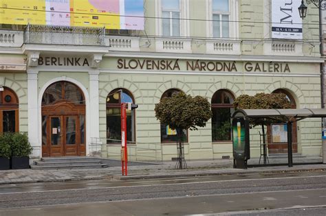 Slovenská národná galéria - 7. marca 2023. 719. Slovenská národná galéria je opäť otvorená. Počas jarného obdobia je SNG otvorená štyri dni v týždni: štvrtok 12:00 – 20:00 / piatok a cez víkend 10:00 – 18:00. Pre vstup do galérie je k dispozícii centrálny vchod na nádvorí na adrese Rázusovo nábrežie 2 a vchod s automatickými dverami z Riečnej ...